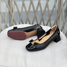 Load image into Gallery viewer, Audrey Mid-heeled Shoes, Classic

