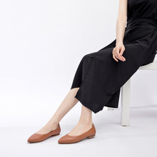Load image into Gallery viewer, Extremely Soft Flats Shoes, Caramel