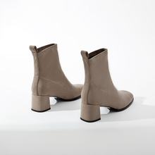 Load image into Gallery viewer, Lorencz Boots, Burlywood【PRE-ORDER】