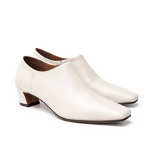 Load image into Gallery viewer, Anmut Loafers, Whisper White