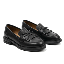 Load image into Gallery viewer, Lune Loafers, Matte Black
