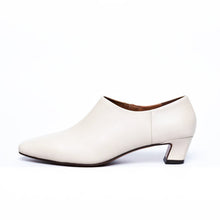 Load image into Gallery viewer, Anmut Loafers, Whisper White
