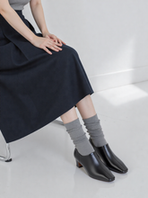 Load image into Gallery viewer, Anmut Loafers, Midnight
